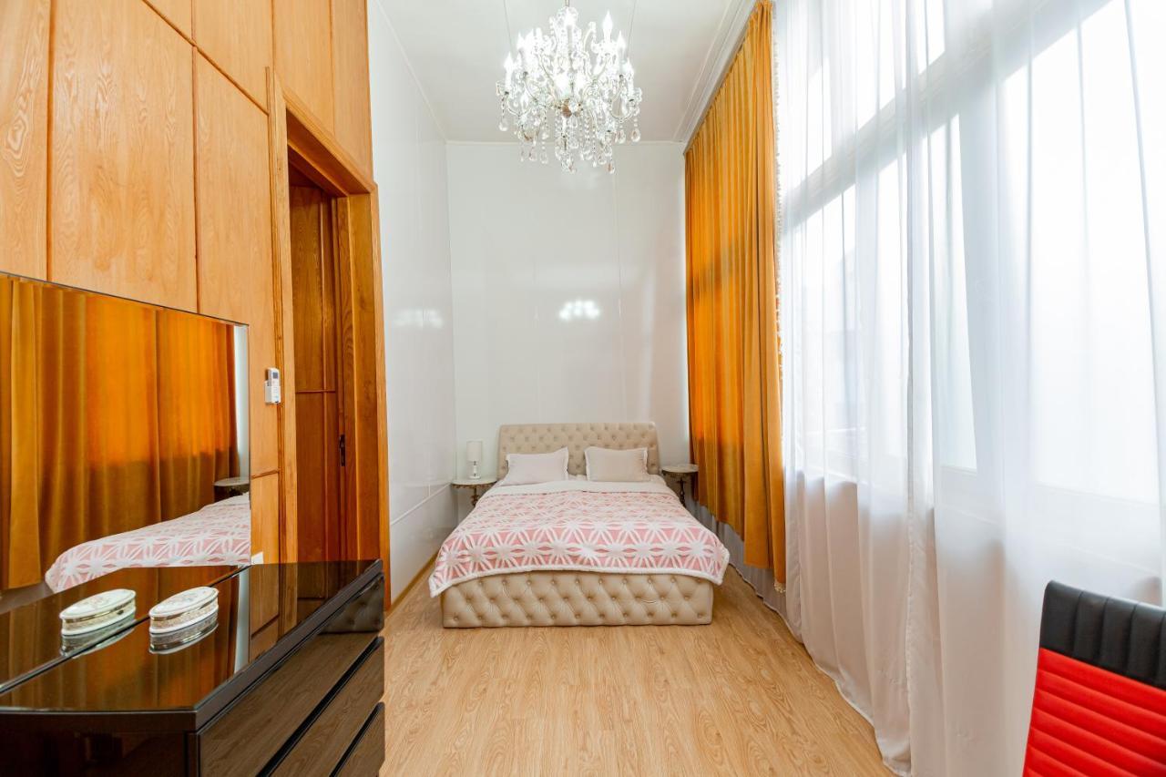 Town Center Rustaveli Aparthotel ティビリシ エクステリア 写真